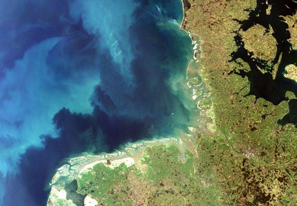 Uitstroom van slibrijk water vanuit de Waddenzee naar de Noordzee door tij en rivieren Helmholtz-Zentrum Geesthacht / Data from ESA (MERIS) Als droogte in de toekomst vaker een probleem zal worden,