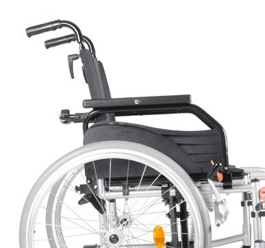 Op foto 12 ziet u de armleuning van de Excel G-Lightweight rolstoel; Om de armleuning weg te