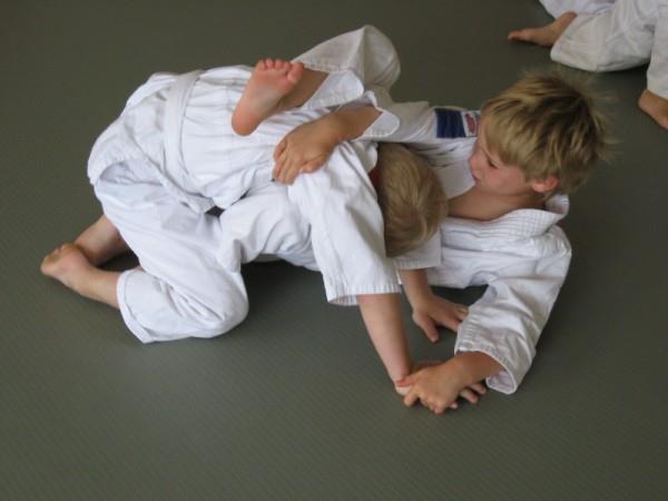 Judo Sportschool Salomons Judo is een olympische sport die geschikt is voor jong en oud. Er zijn miljoenen beoefenaars overal ter wereld zowel recreatief als op wedstrijdniveau.