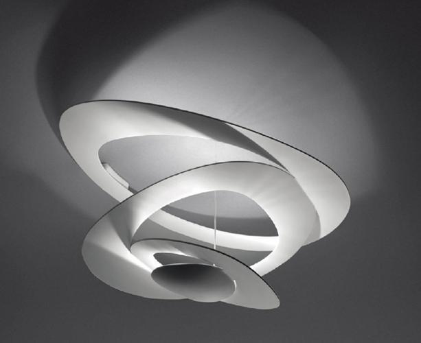 VERLICHTING ARTEMIDE De Artemide plafondlamp is ontworpen door Giuseppe Maurizio Scutellà. De Artimede plafondlamp heeft iets magisch.