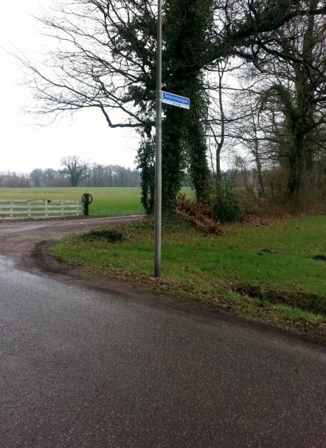 8. Eerstvolgende zandpad rechts