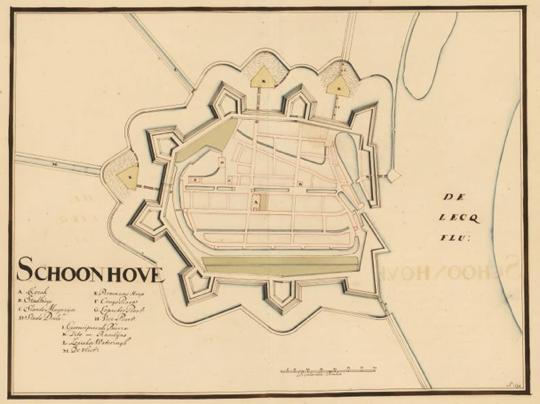 Net als andere vestingsteden die hun rol verloren, werd Schoonhoven als vesting opgeheven. Als gevolg daarvan werden de omwalling en bolwerken ten dele ontmanteld.