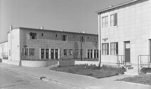 Hiermee was Nemavo-Airey geboren: gebouwen met een skelet van lichte betonkolommen, bekleed met betonplaten.