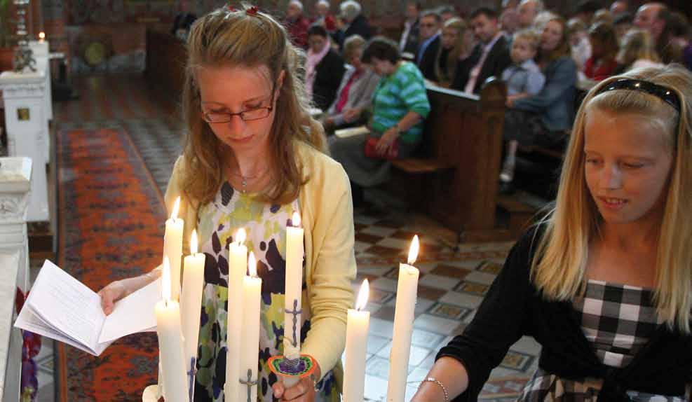 A Almachtige God, Vader van onze Heer Jezus Christus, Gij hebt uw dienaren herboren doen worden uit het water en de heilige Geest en bevrijd uit de macht van de zonde.