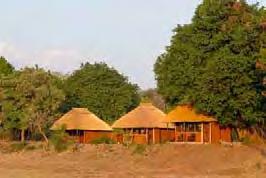 Het kamp bestaat uit acht chalets die zijn vervaardigt uit natuurlijke materialen in een typische