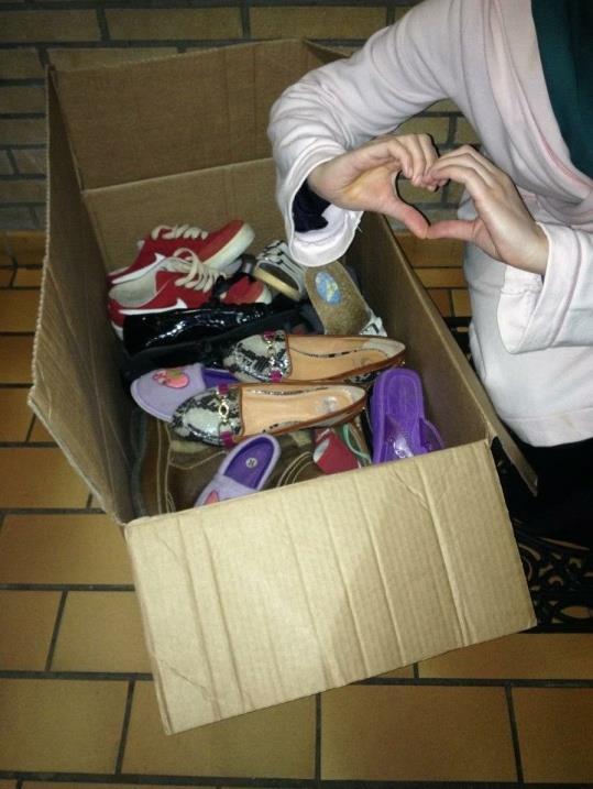 3. Activiteiten 2013 3.1 Walk in my shoes (januari 2013) Op 26 december 2012 zijn we begonnen met het inzamelen van schoenen voor Gaza waarbij het doel was om 500 schoenen in te zamelen.