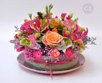 Creativiteit Bloemschikken Bent u creatief en houdt u van bloemen en planten? Een bijzonder bloemstuk creëren voor uzelf of om iemand cadeau te doen.
