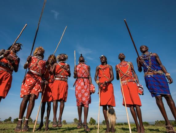 Dag 3 Samburu / Lake Nakuru Na het ontbijt vertrek je naar Lake Nakuru langs het noordelijke puntje van de Aberdare-bergen met een korte tussenstop op de evenaar, waar je een warme temperatuur kunt