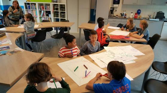 Voorafgaand aan de bijeenkomst hadden zij met hun klas nagedacht over de samenvoeging van de beide scholen.