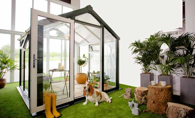 Demo model Losstaande veranda Scanline GH7 Geïsoleerde tuinkamer. Kweek en overwinter tropische planten, overstijg de seizoenen: 365 dagen genieten, 360 graden zicht op de tuin.
