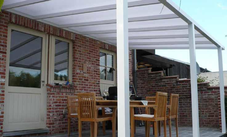 Nieuw en ongeopend Comfortroof Frisse overkapping aan een unieke prijs! Duurzame, kwalitatieve materialen: aluminium en dubbelwandig polycarbonaat.