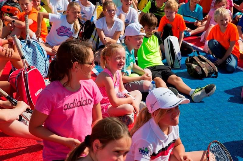 Voorbeeld activiteiten 2017-2022 Tenniskids Tenniskids is hét KNLTB tennisprogramma voor kinderen tot en met 12 jaar.