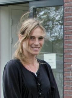 Graag wil ik me even voorstellen. Ik ben Marleen van Oosterhout en ik werk ongeveer 8 jaar voor de Regenboog, voornamelijk in groep 1-2.