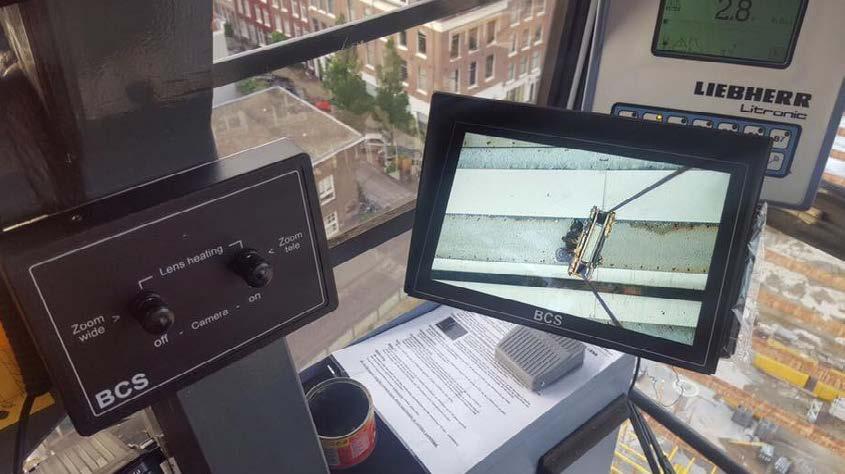 Camerasystemen voor kat-torenkranen Het systeem bestaat uit de volgende componenten: Zoomcamera met ingebouwde zender/ontvanger Accupack Daglicht zonnepaneel Cabine zender/ontvanger Draadloos