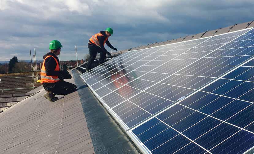 De voordelen van SolarEdge: superieure veiligheid Advies aan de huiseigenaar: Een PV-systeem met superieure veiligheid Al tientallen jaren bewijzen PV-systemen dat de veiligheidsrisico's minimaal