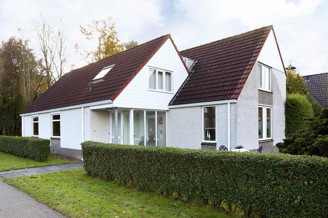 Objectinformatie Te koop: Vrijstaande woning op een ruime hoekkavel van 715 m2.