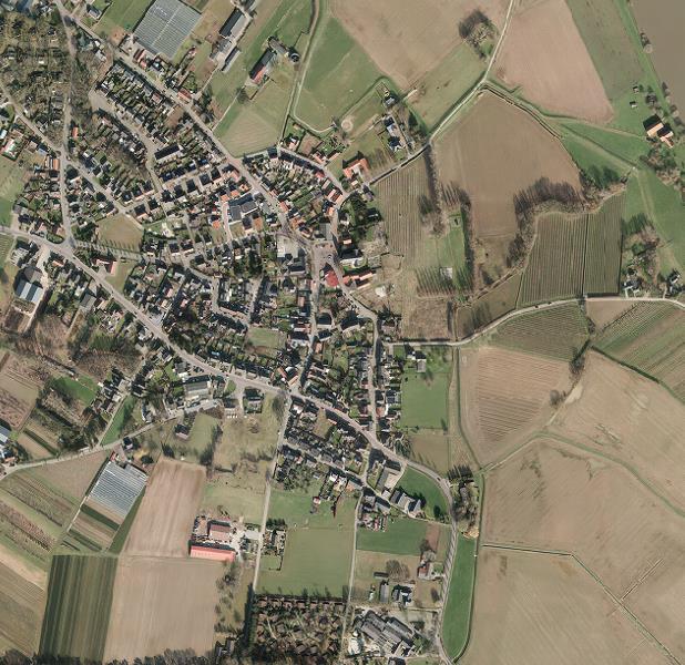 Historisch gebied - Blitterswijck Het centraal gelegen plein vorm het hart van het dorp, waaromheen alle belangrijke voorzieningen, zoals de Onze Lieve Vrouw Geboorte kerk, school, kroeg en