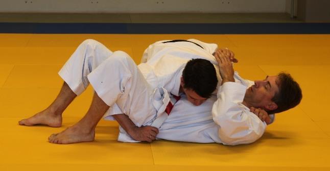 4.1.6 Bevrijding uit Yoko shiho gatame