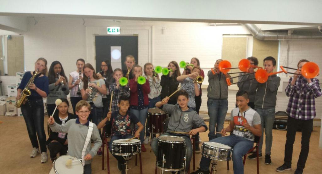 Ons doel was om alle leerlingen de kans te geven om kennis te maken met een orkestinstrument, samen te leren musiceren en daarmee te enthousiasmeren voor het maken van muziek.