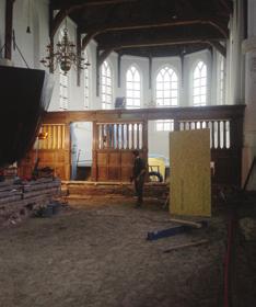 ...OVER RESTAUREREN Bijzondere restauratie Oude Ursula Kerk Warmenhuizen Voorjaar 2014 leverde Pronk de gerestaureerde zerkenvloer in de Oude Ursulakerk te Warmenhuizen op.