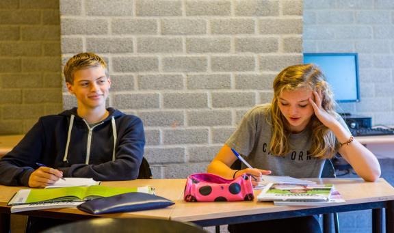 Extra begeleiding leerjaar 1 Periode 3 + 4, 1 uur per week Lessentabel 2017/2018 OCV leerjaar 2 vmbo Leerjaren lwoo 2 BL-TL 2 Periodes Periodes Vakomschrijving P1 P2 P3 P4 P1 P2 P3 P4 Beeldende