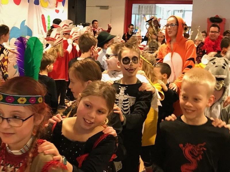 Tussen 11 uur en 12 uur hadden de leerlingen van groep Oranje een verrassing voor de rest.