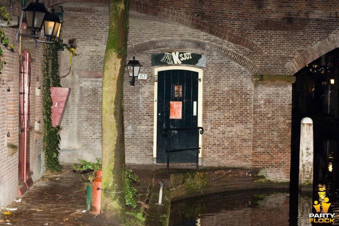 Adres: Nobelstraat 2, 3512EN Utrecht Feestlocatie Als afsluiting van het congres zal er na het diner nog een borrel zijn in K Sjot: de kroeg met het leukste barpersoneel van Utrecht!