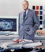 The Standard Foto 17: Nog maar eens een afbeelding van de boomlange meester-disigner Harley Earl (1893-1969) Gezien de schaalmodellen is het jaren 50.