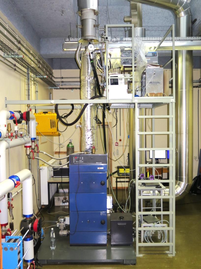 Testopstelling in VUB-labo voor biomassaketels