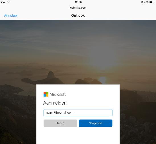 4 Starten met de ipad - ios 11 Blz 63 Wanneer u een Outlookcom account toevoegt, ziet het scherm er anders uit: Vul uw e-mailadres in en tik op Typ uw wachtwoord en tik op Tik in het volgende scherm