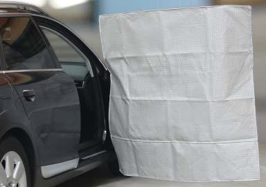 Speciale afdekking voor de achterkant Deze lasbeschermdeken beschermt (art. nr. D-A 25-02) de achterkant van combi- en hatchback-voertuigen.
