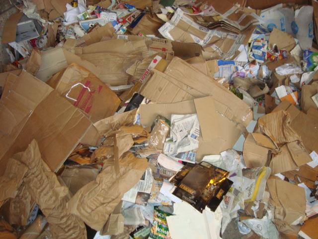 Papier en karton Papier en karton dat schoon is en geen verontreinigingen bevat.