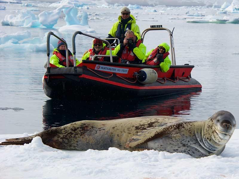 REISOMSCHRIJVING Voorbeeld van ervaringen tijdens deze: Beleef de lente van de Chileense fjorden, u komt langs één van de mooiste fjorden : de Garibaldi Fjord.