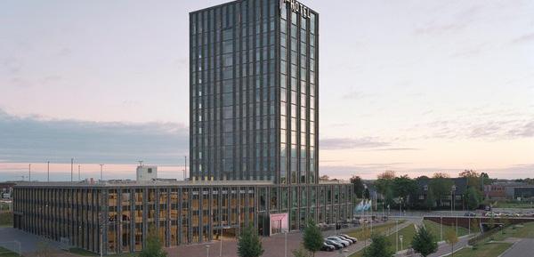 76 % In zijn verschillende iconische projecten gecertificeerd met BREEAM-NL Nieuwbouw en Renovatie. In Amsterdam wordt de hoogste houten woontoren van Europa ontwikkeld.