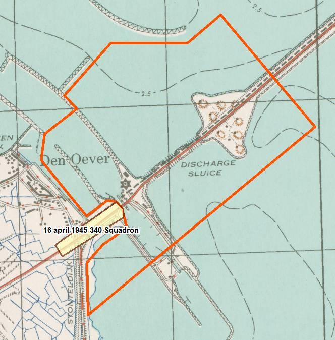 Bijlage 10 Uitsnede geallieerde stafkaart en bombardementsgegevens (2 bladen) Het onderzoeksgebied bij Den Oever ligt op de geallieerde stafkaart 322 Den Oever op de scheiding van de kaartvierkanten,