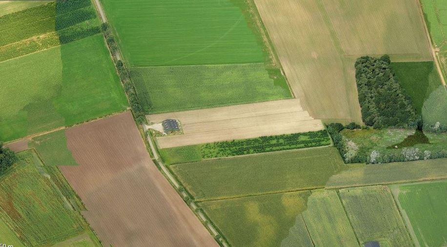 gemeente Goirle. Ten westen van het plangebied Schootjesbaan 2 loopt het beekdal van de Vossenbergse Loop / Hultensche Leij. Deze beek komt uit in de Groote Lei.