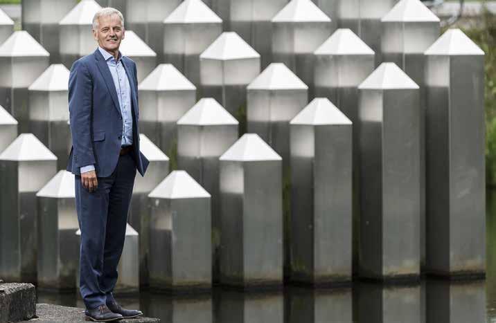 INTERVIEW 15 WALTER VAN DER MEER Walter van der Meer (58 jaar) is sinds 2012 directeur van drinkwaterbedrijf Oasen.