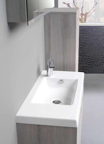 Bergruimte is erg van belang in de kleinere badkamer. Micra is zowel aanwinst als een uitkomst voor deze badkamers.
