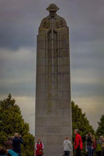 de omstandigheden waarin onze soldaten vertoefden. Het 10-meter hoge monument Le Canadien ter herinnering aan de slachtoffers van de gasaanvallen.