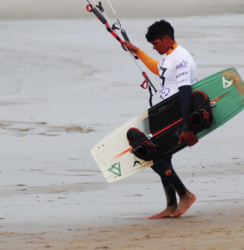 ELLEBOOG KLACHTEN EN KITESURFEN ELLEBOOGKLACHTEN BIJ KITESURFEN Kitesurfen is een sport waarbij veel blessures voorkomen.