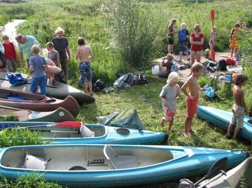 De Zwarte Ooievaar was het symbool van het plan waarin in de jaren negentig de natuurontwikkeling langs de rivieren werd voorgesteld. Gehoopt wordt dat hij zal gaan broeden.