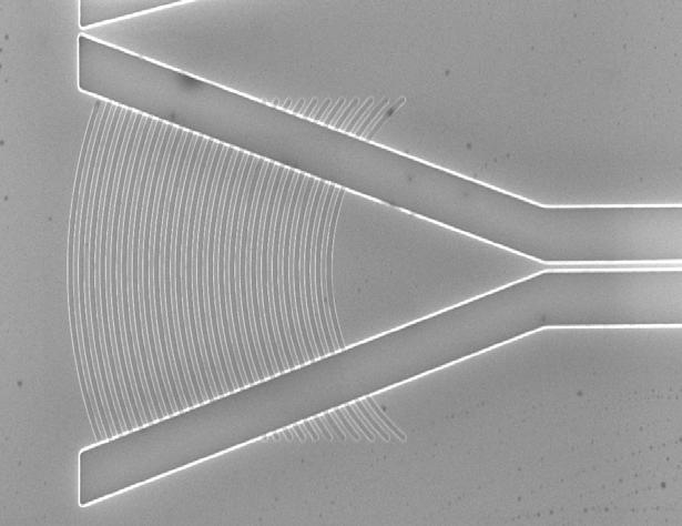 Experimenteel y z f=12.5 µm 28 µm (lange taper) deep etch apertuur aperture f=12.