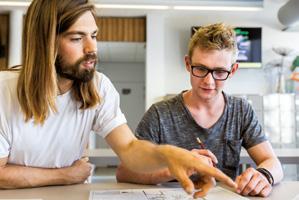 Groene ruimte Vakbekwaam hovenier Niveau 3 Duur: 3 jaar Leerweg: BOL: Ja / BBL: Ja Toelatingseisen: Vmbo-diploma kaderberoepsgerichte -, gemengde - of theoretrische leerweg. Mbo-diploma niveau 2.