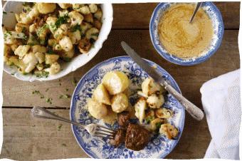 Hoofdgerecht Kalfsgehaktballen met gekookte aardappels, mosterdcremesaus en gebakken bloemkool In de Krat Bloemkool (g) Winterpeen (g) Aardappelen (g) Kalfsgehaktbal (stuk(s)) Fijngehakte peterselie