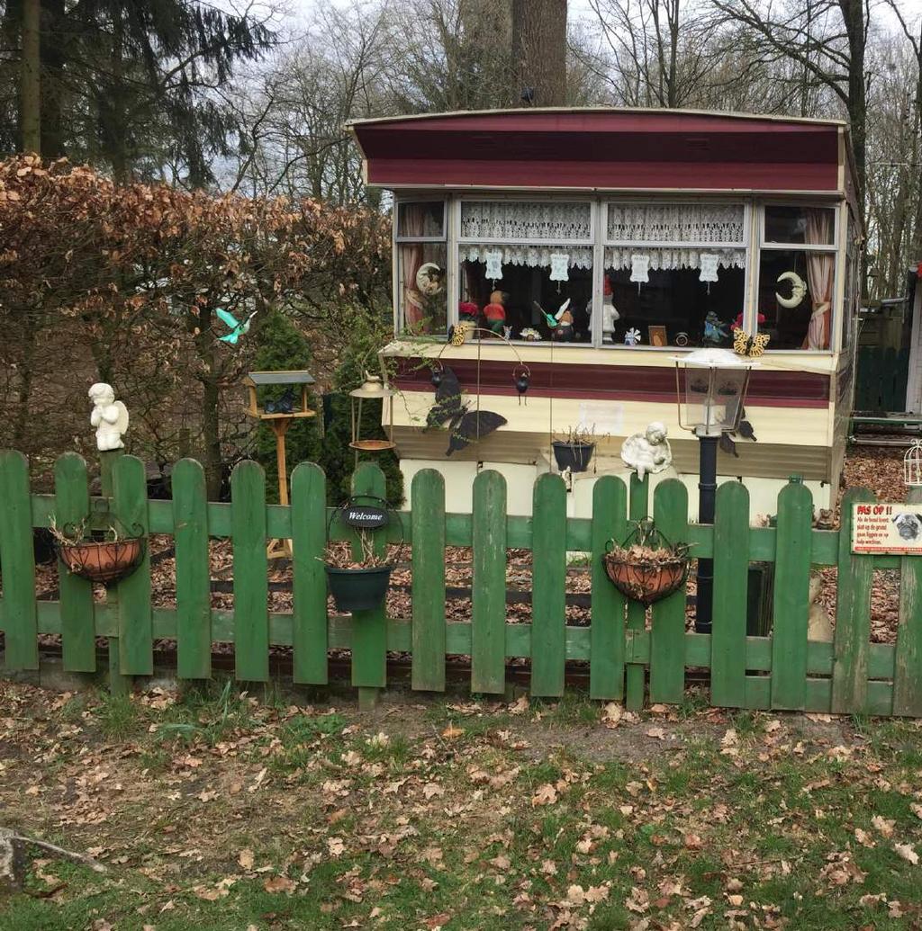 B1 Geografische spreiding en concentratie van de verblijfsrecreatie in Drenthe Toelichting op de kaarten Voor de provincie Drenthe zijn op basis van dit onderzoek de volgende kaartbeelden ontwikkeld: