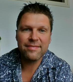 Beste ouders, Ik ben Jaap Spooren, 37 jaar oud en woon in Berkel-Enschot. Ik ben getrouwd en heb 2 dochters en een zoon. Inmiddels werk ik ruim 15 jaar in het onderwijs.