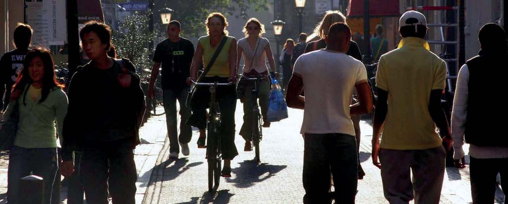 1. Inleiding Utrecht kiest voor een aantrekkelijke openbare ruimte in het centrum van de stad. Een openbare ruimte die het domein van voetgangers en fietsers is en waar autoverkeer te gast is.