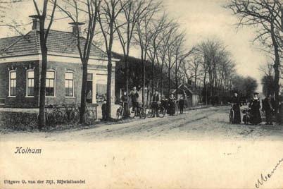 3113 3132 3106 Doosje met ca. 650 kaarten Den Haag 125 3107 Foto s - Houten koffer met collectie van ca. 1800 FOTO S topografie Noord-Holland met oa. Purmerend, Oudesluis, Watergang, Warmenhuizen etc.