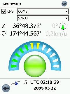 GPS-Statusscherm Lengtegraad en breedtegraad van de huidige positie; Tik om heen en weer te schakelen tussen graden, minuten en decimale secondes; decimale graden; graden en decimale minuten.