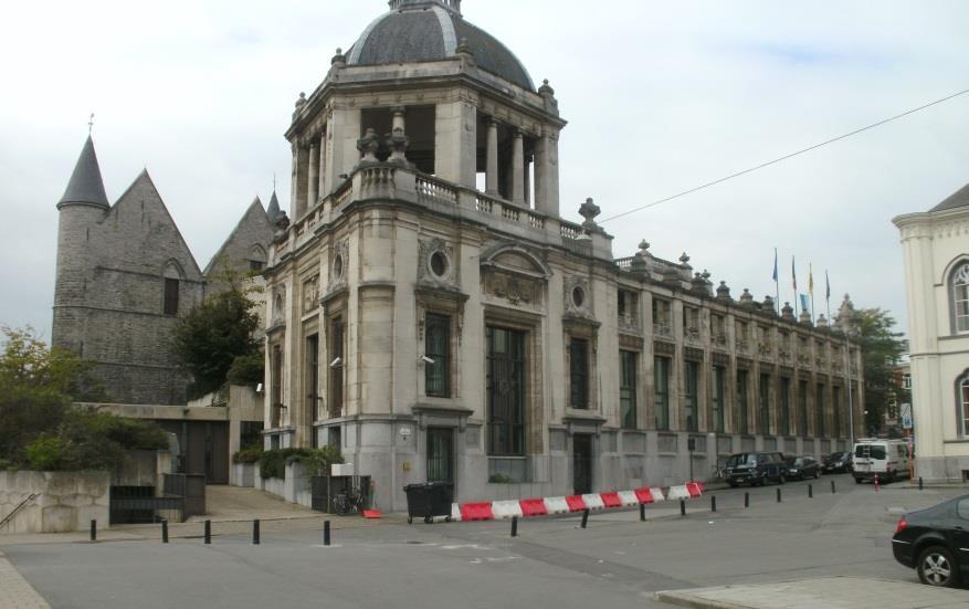 Naast het bisschoppelijk paleis staat heden een gebouw van de Nationale bank die heden ingenomen werd door de Hogeschool Gent.